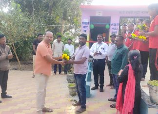 अतीदुर्गम भागात ईलर्निंग प्रोजेक्टर रुमचे उद्घाटन